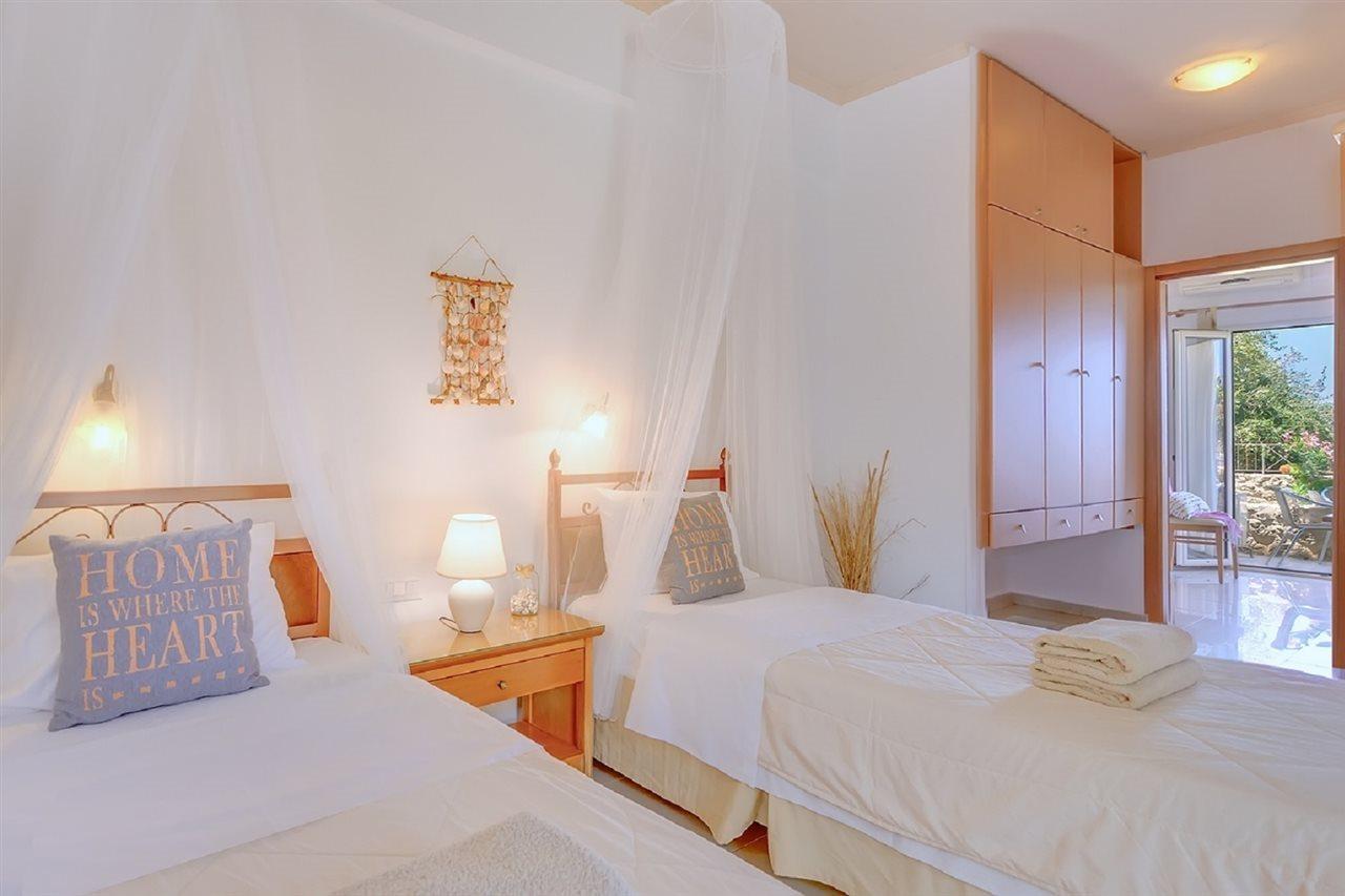 Notos Heights Hotel & Suites Malia Exterior foto